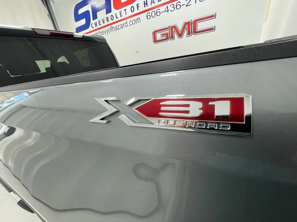 Used 2023 Silver GMC SLT image 10