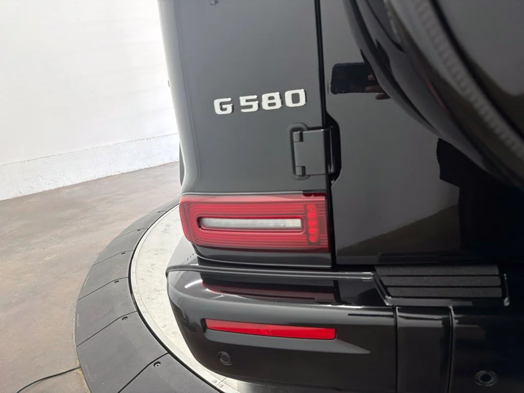 New 2027 Black Mercedes-Benz G 580 image 10