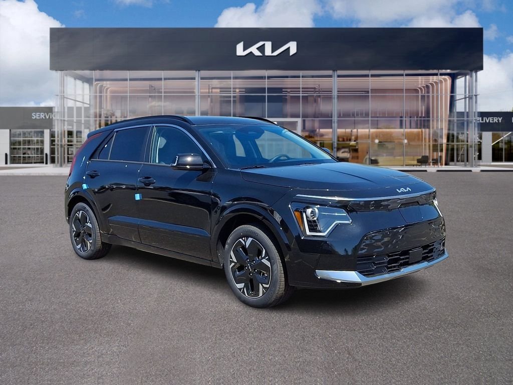 New 2026 Black Kia Wind image 1