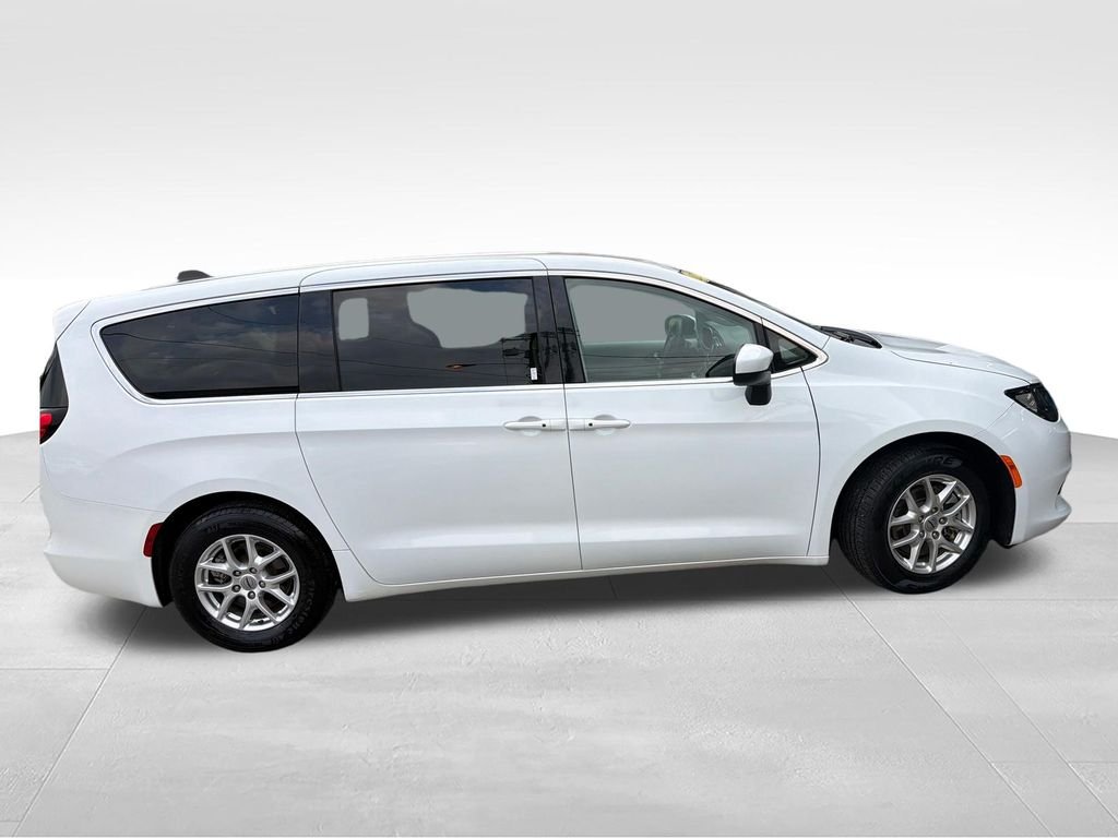 Used 2023 White Chrysler LX image 6