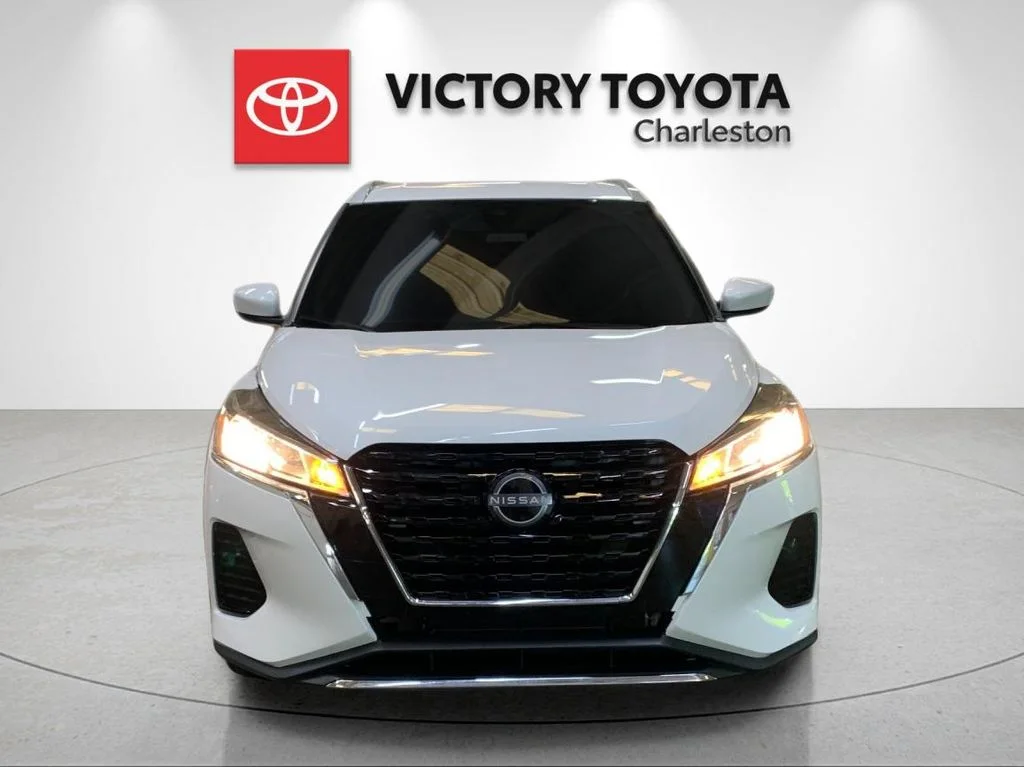 Used 2024 White Nissan SV image 8