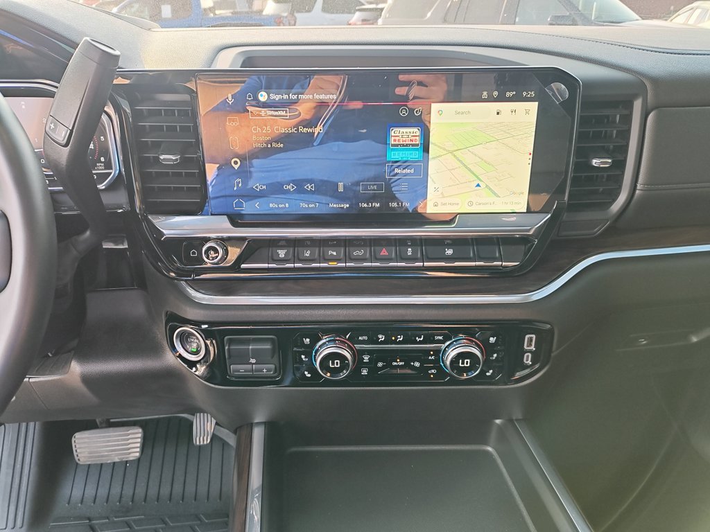 Used 2025 White GMC SLT image 21