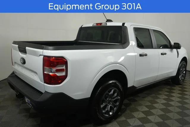 New 2026 Oxford White Ford XLT image 3