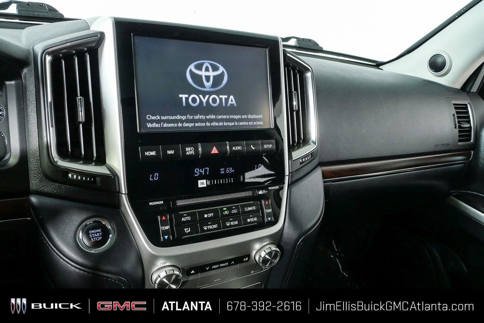 Used 2017 Classic Silver Metallic Toyota Base image 14