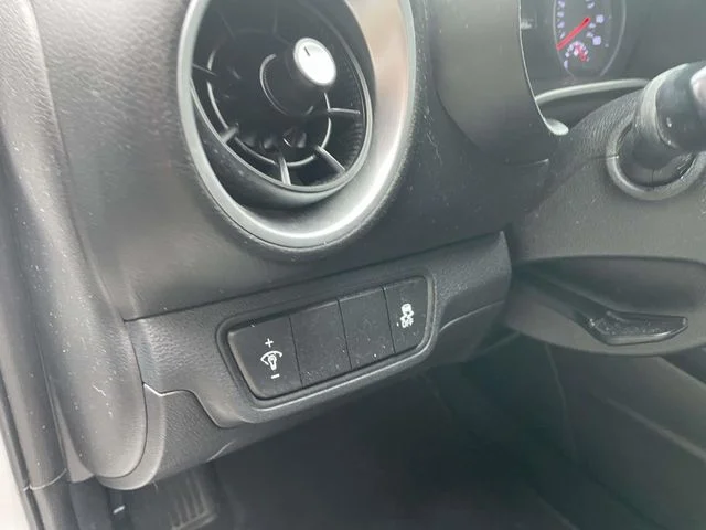 Used 2024 White Kia LXS image 19