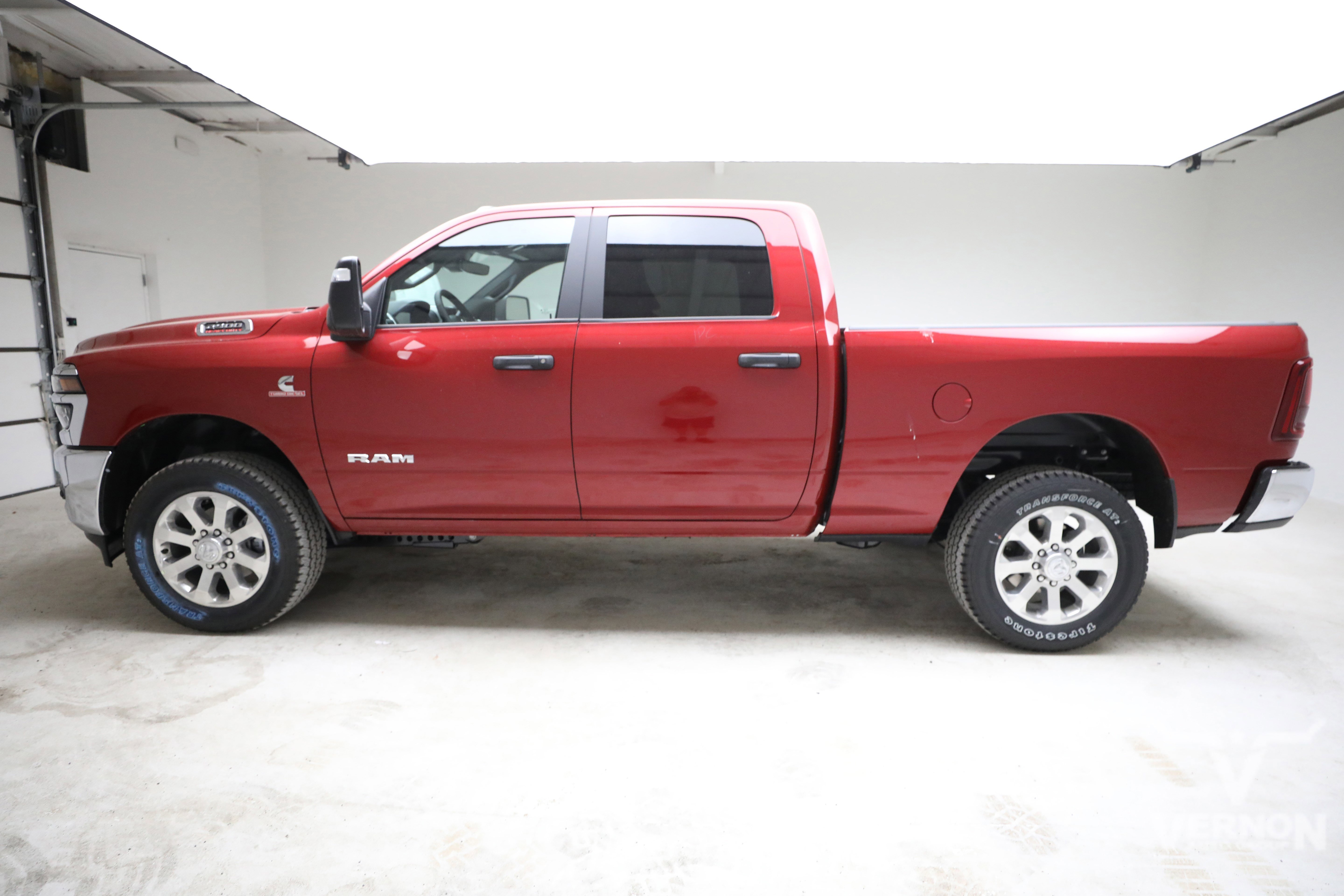 New 2026 Molten Red Pearlcoat Ram N image 2