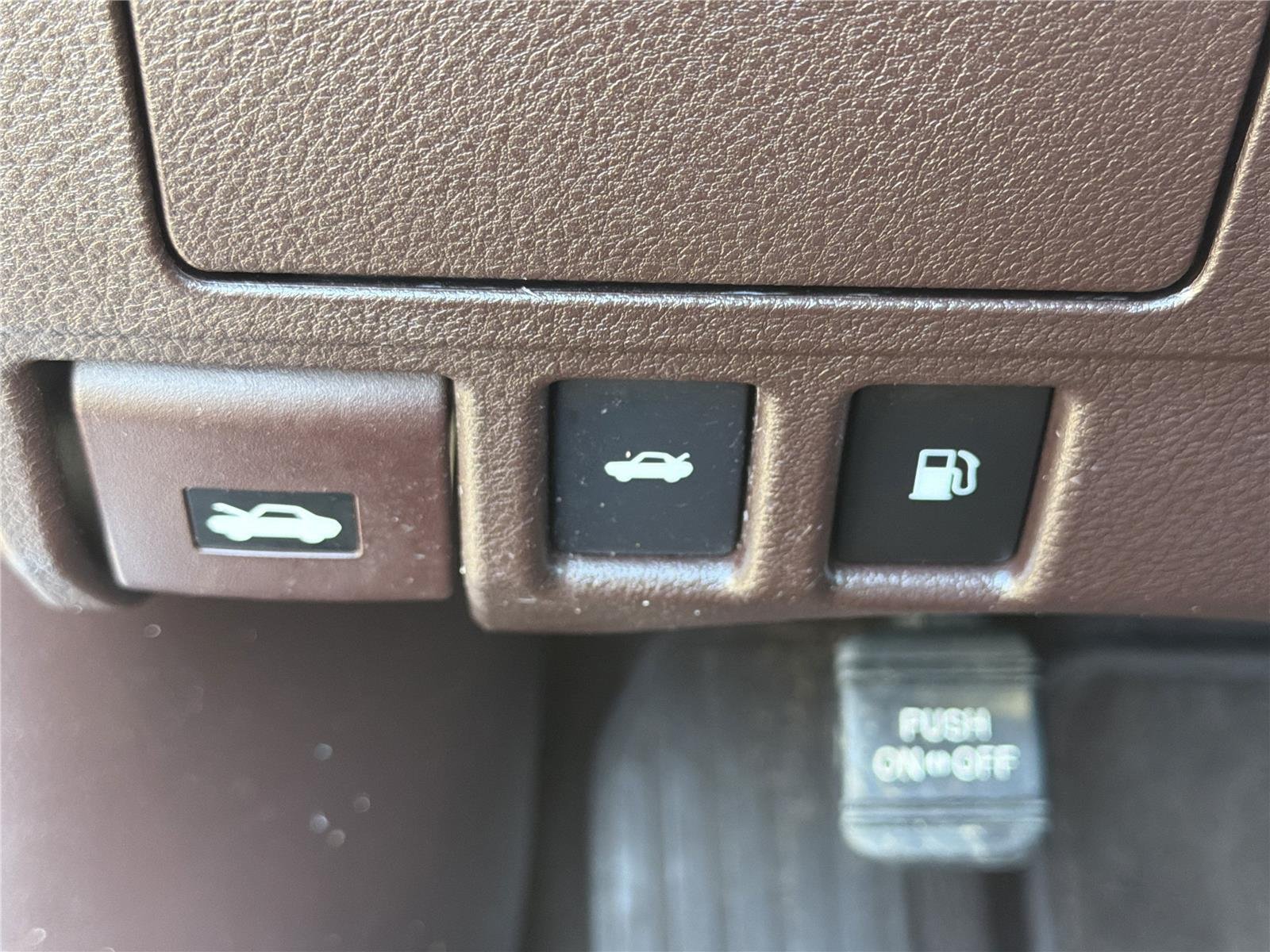 Used 2018  LEXUS  image 18