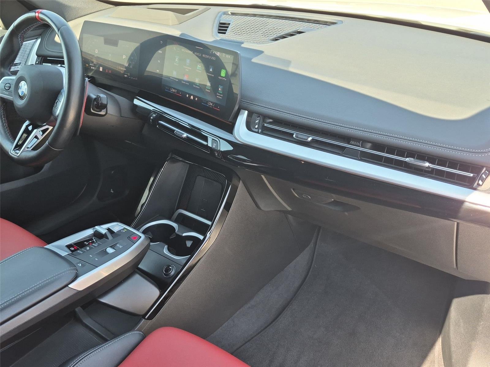 Used 2024 Alpine White BMW M35i image 36