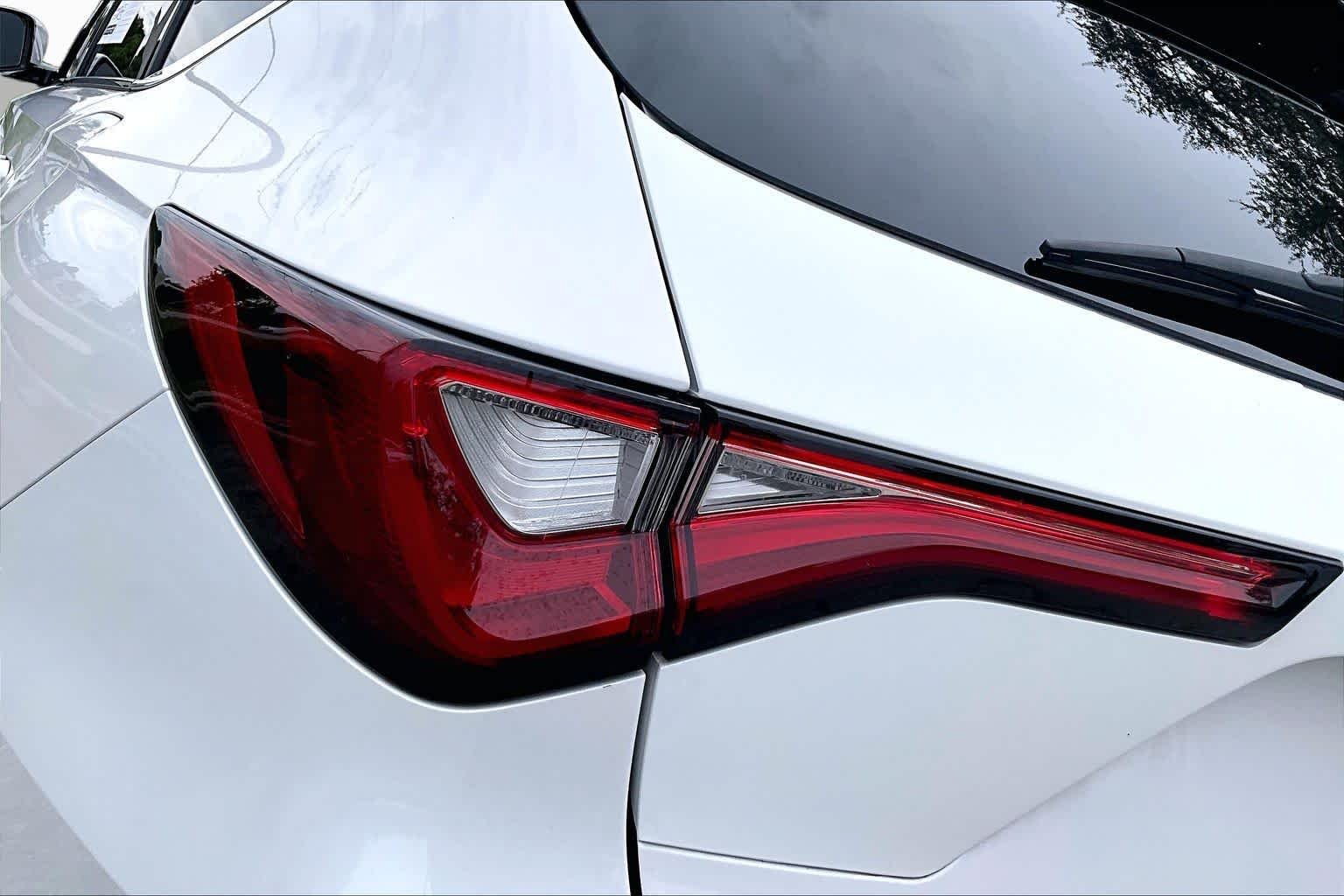 Used 2024 Platinum White Pearl Acura w/Technology Package image 29