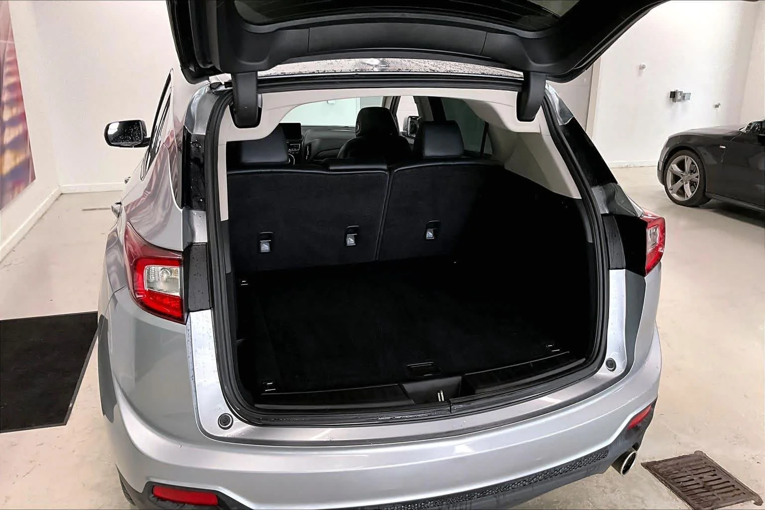 Used 2019 Lunar Silver Metallic Acura  image 16
