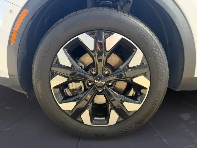 Certified Used 2024 White Kia X-Line image 44