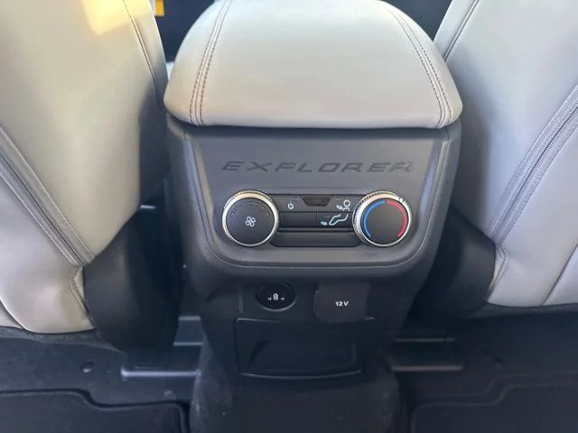 New 2026 Star White Metallic Tri-Coat Ford Active image 13