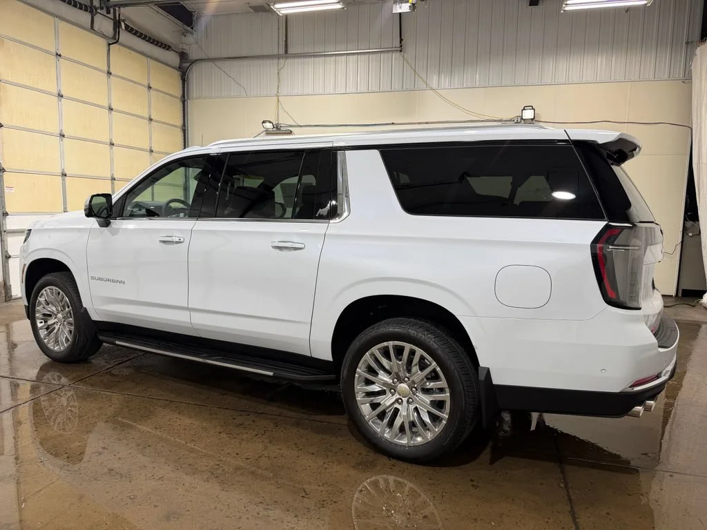 2026 Chevrolet Suburban Premier - Photo 21