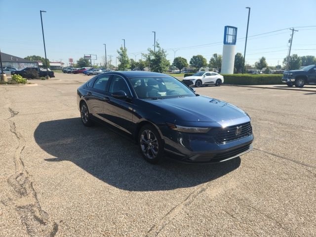 Used 2024 Canyon River Blue Metallic Honda EX image 3