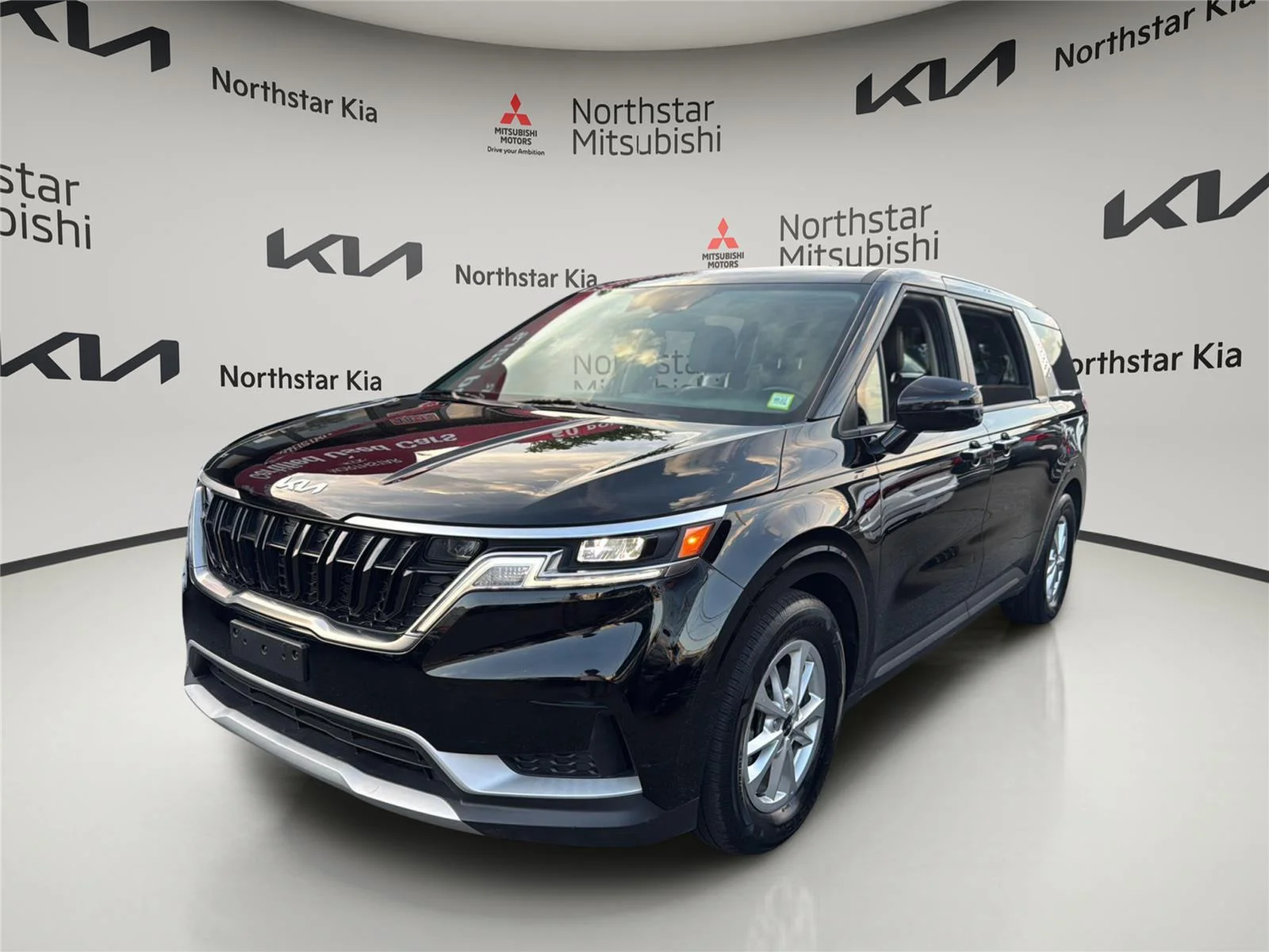 2024 Kia Sedona LX Seat Pkg's photo