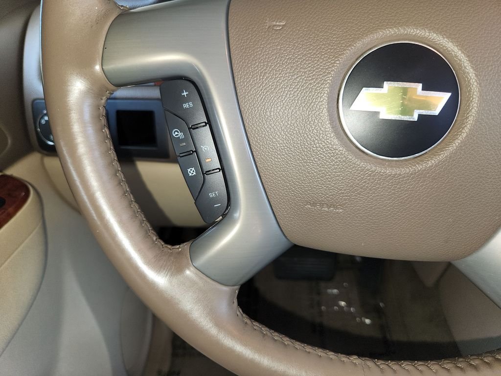 Used 2013 White Chevrolet LTZ image 28