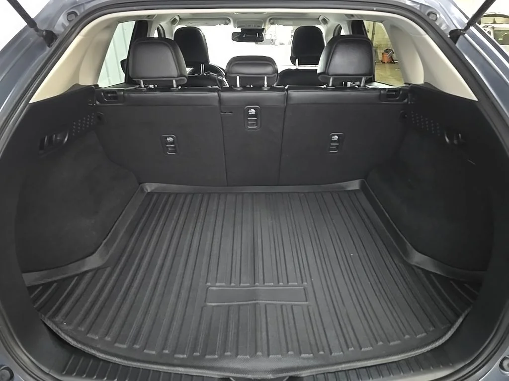 Used 2023 Polymetal Gray Mazda 2.5 S Carbon Edition image 15