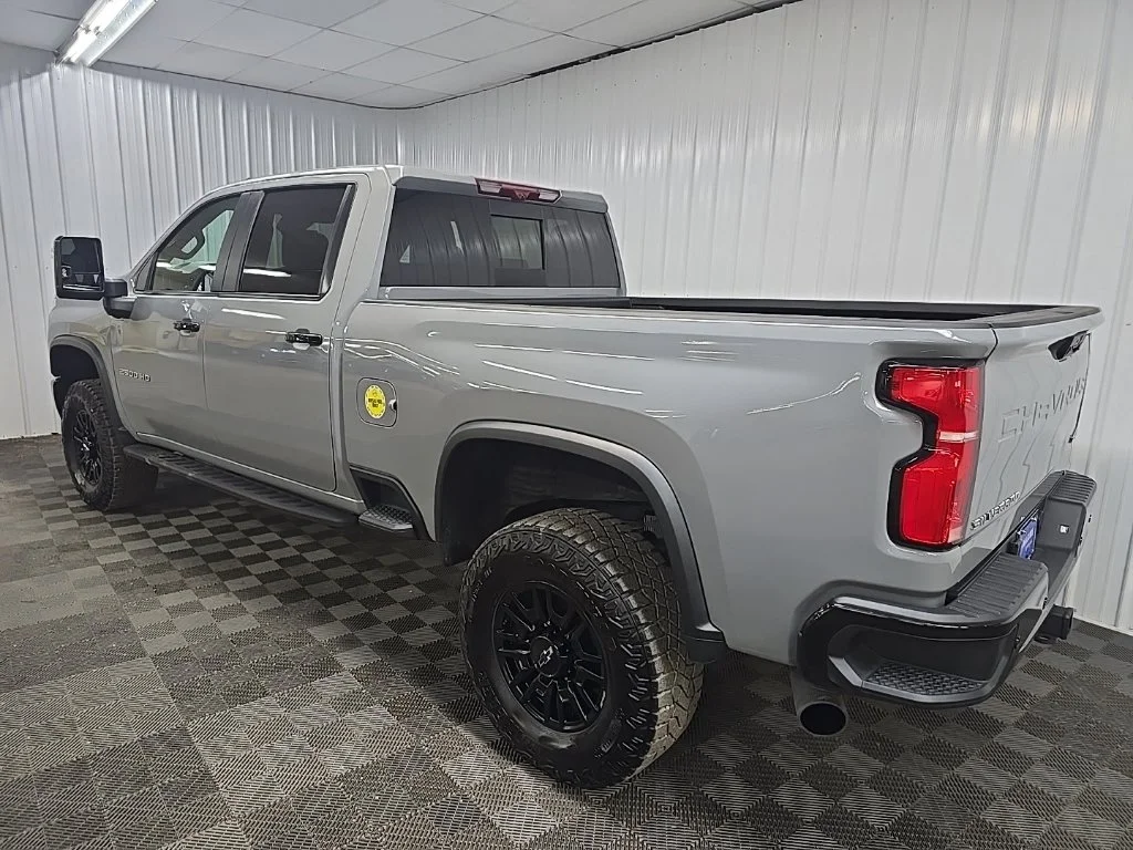 Used 2025 Gray Chevrolet ZR2 image 10