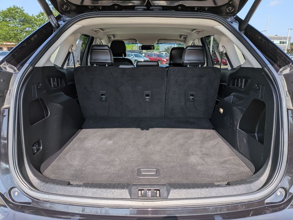 Used 2020 Black Ford SEL image 29