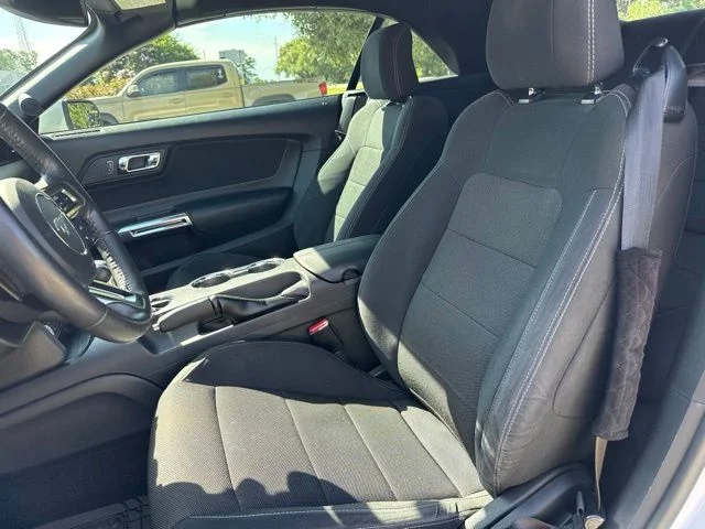 Used 2016 White Ford V6 image 7