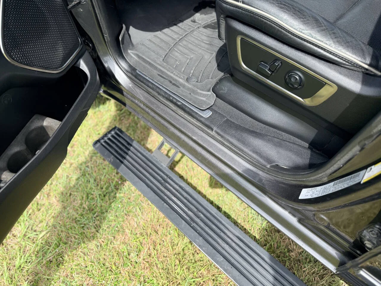 Used 2019 Silver RAM Limited 4x4 4dr Crew Cab 5.6 ft. SB Pickup image 12