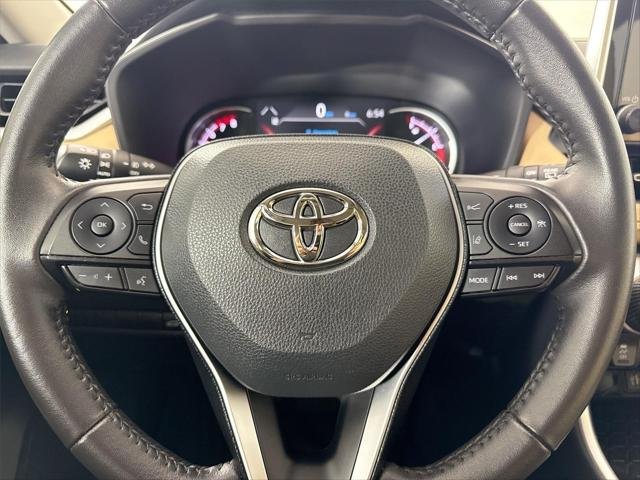 Certified Used 2025 RUBY FLARE PEARL* Toyota  image 16