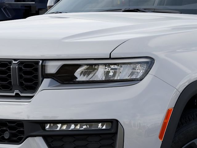 New 2026 Bright White Clear-Coat Exterior Paint Jeep  image 11
