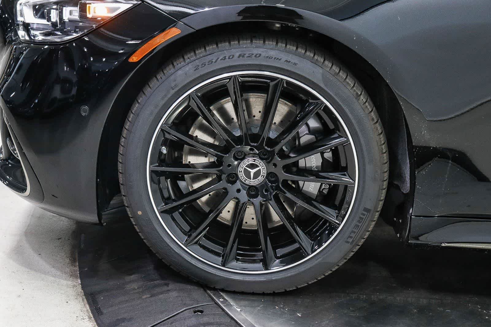 New 2026 Black Mercedes-Benz S 580e image 9