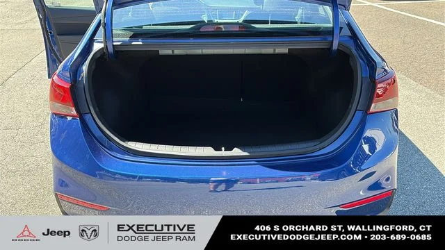 Used 2022 Blue Hyundai SE image 25