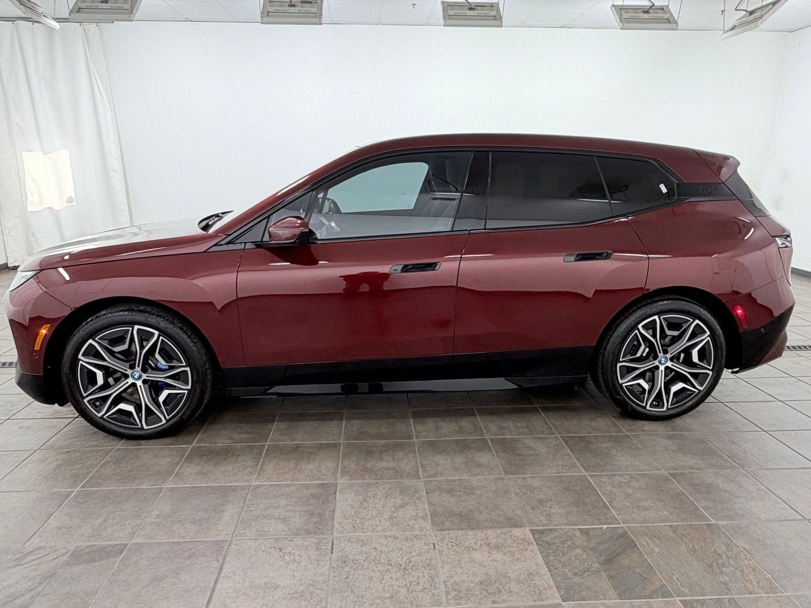 Used 2023 BMW iX Base with VIN WB523CF01PCL69107 for sale in Elmhurst, IL