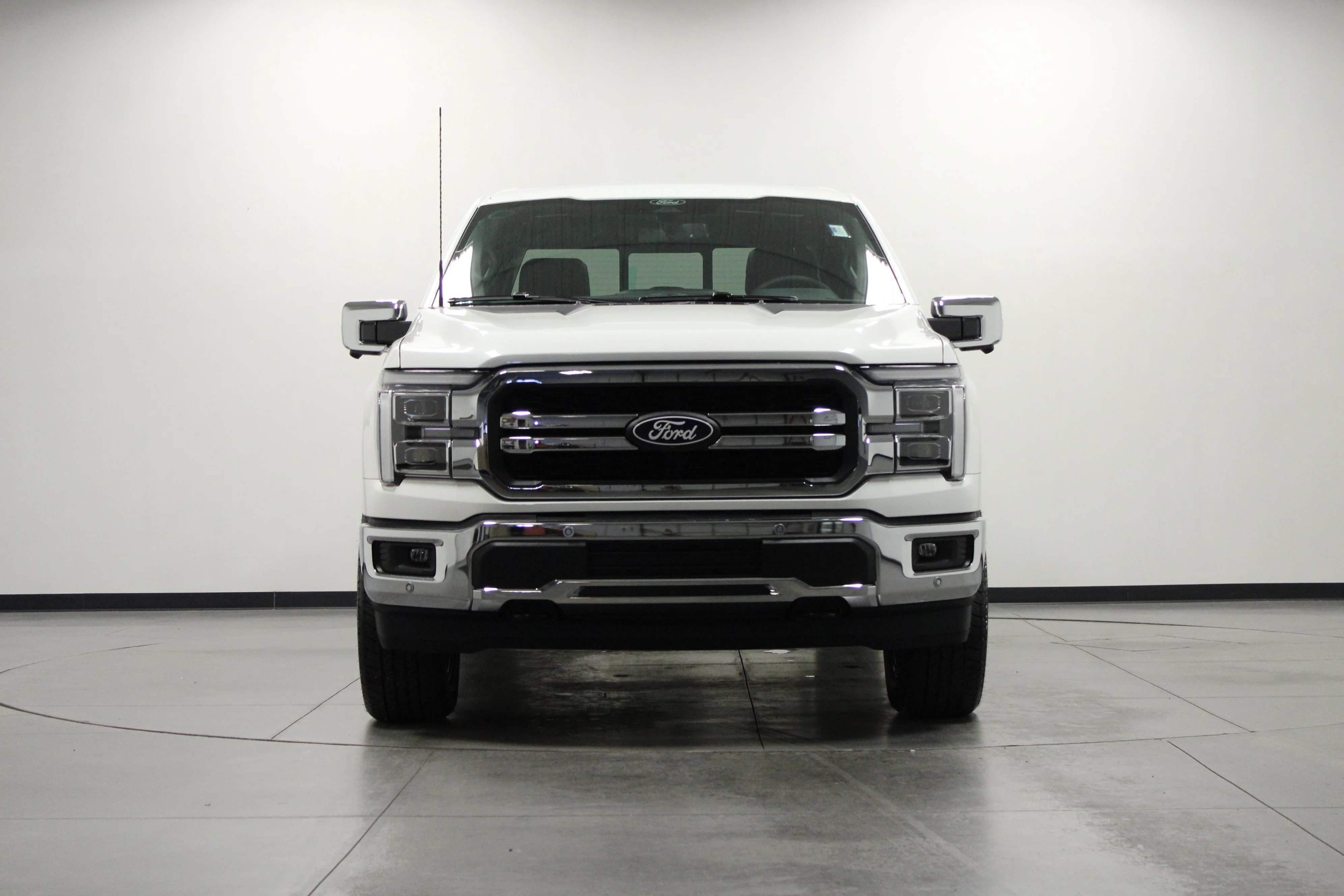 New 2026 Star White Metallic Tri-Coat Ford Lariat® image 9
