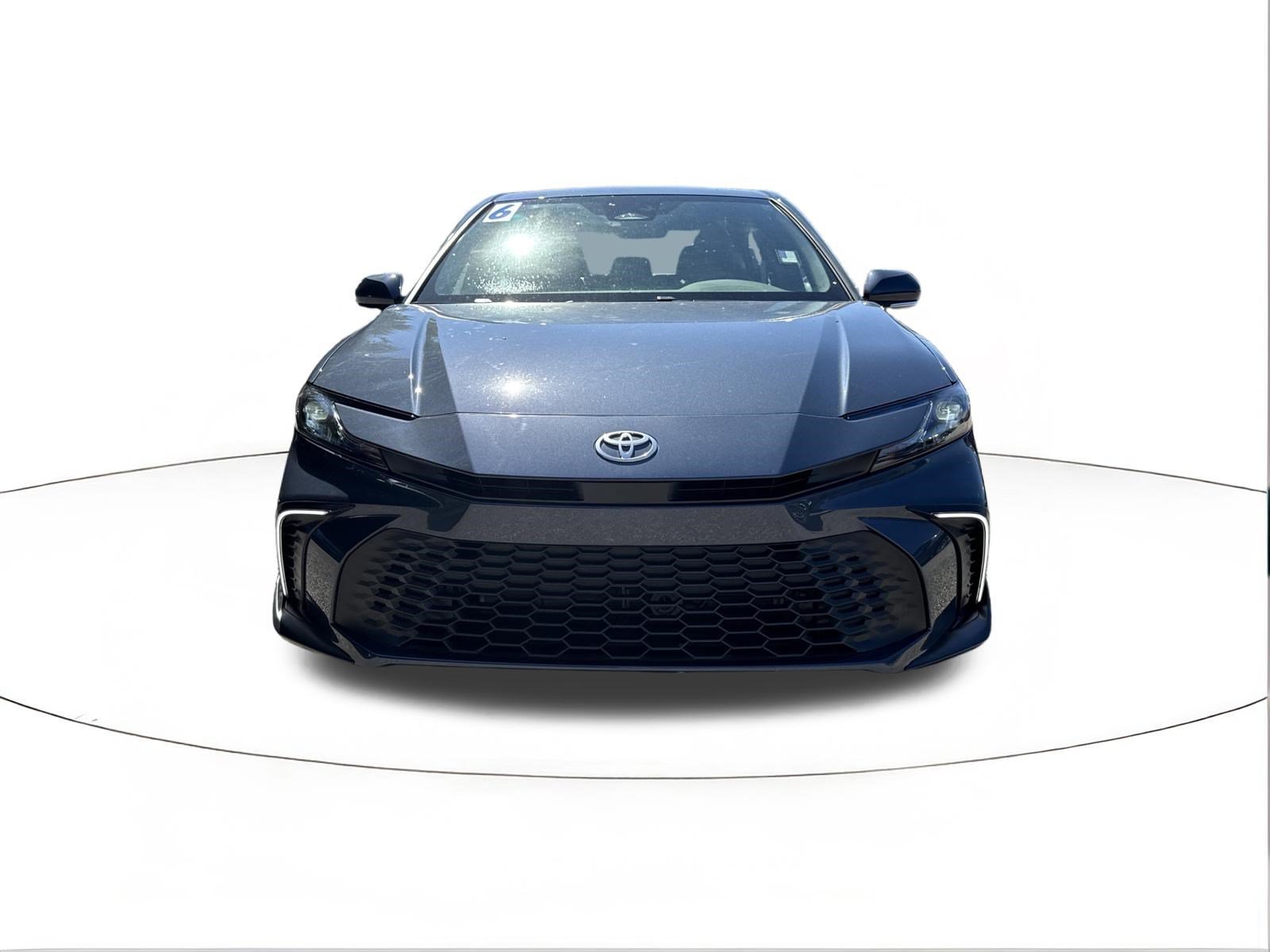 2026 Toyota Camry SE - Photo 8