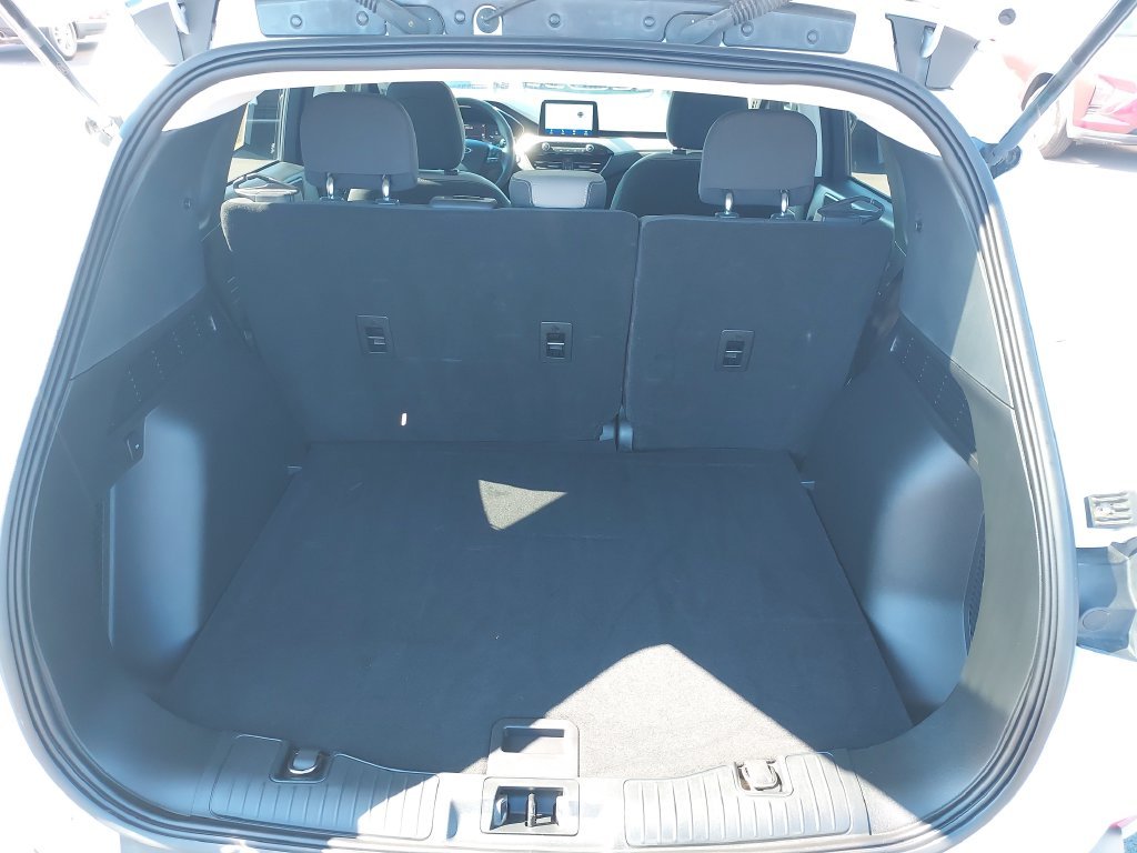 Used 2021 White Ford SE image 10