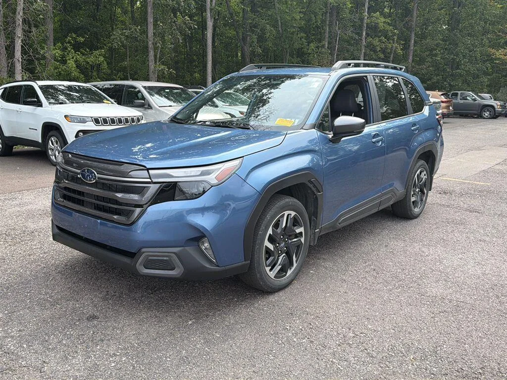 Used 2025 Horizon Blue Pearl Subaru Limited image 12
