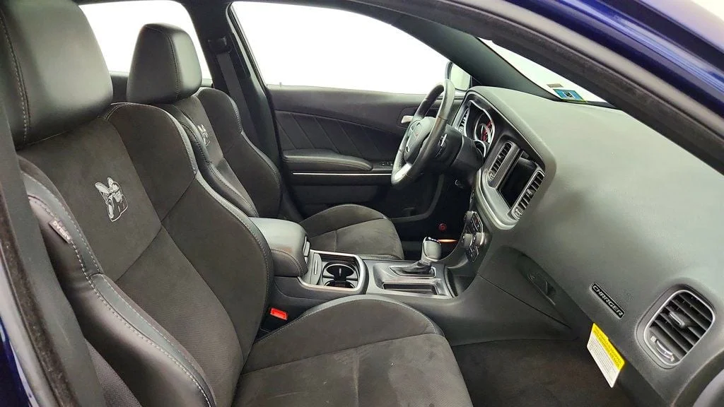 Used 2017 Contusion Blue Pearlcoat Dodge R/T Scat Pack RWD w/ Alcantara Pkg & Beats Audio image 27