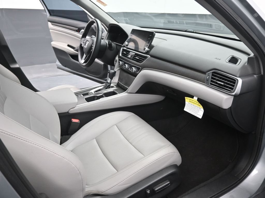 Used 2019 Silver Honda EX-L image 16
