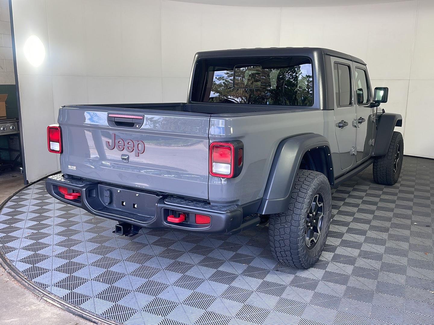 Used 2021 Sting-Gray Clearcoat Jeep Rubicon image 7