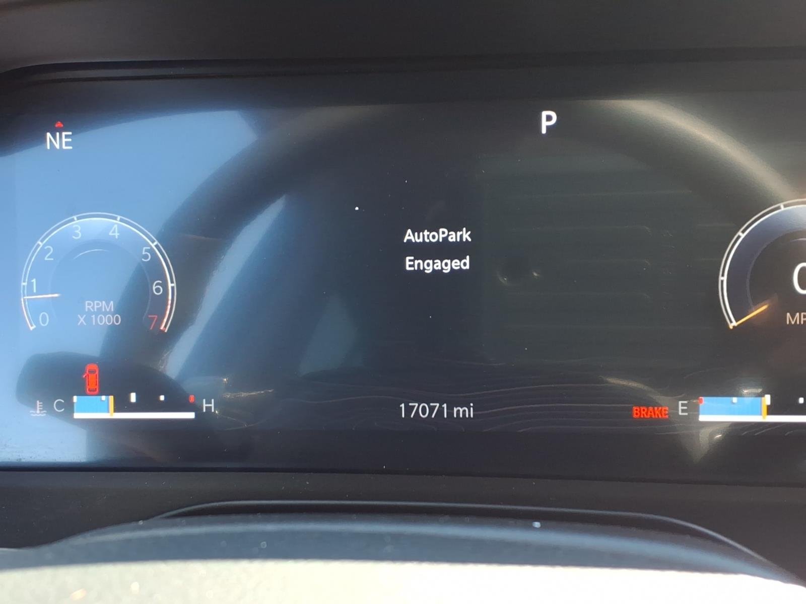 Used 2023 White/off-white Jeep Limited image 12