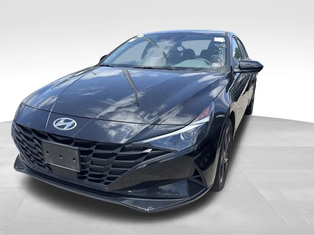 Used 2023 Black Hyundai SEL image 2