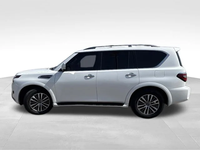 Used 2023 White Nissan SL image 5