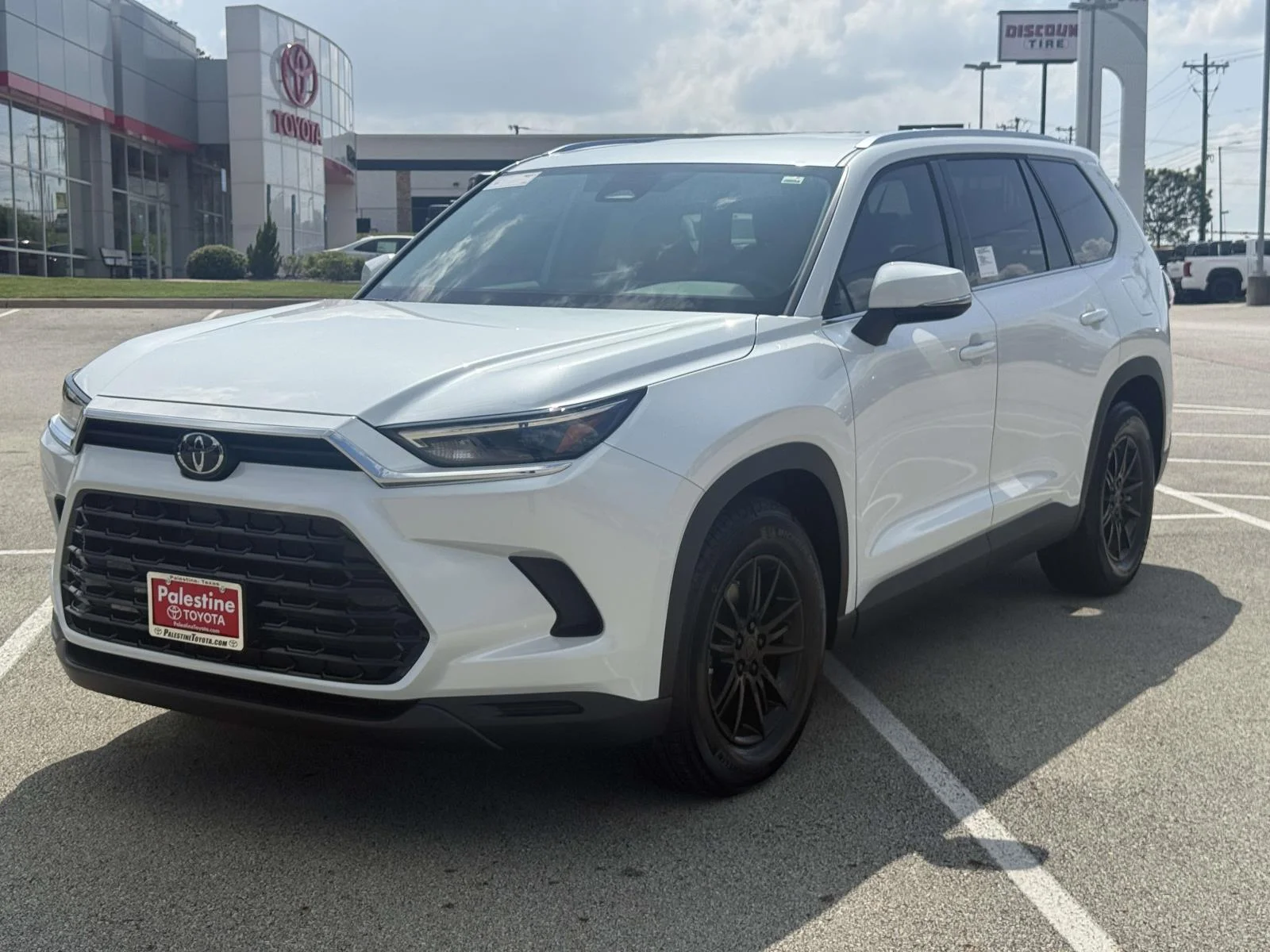 New 2026 Wind Chill Pearl Toyota XLE image 1