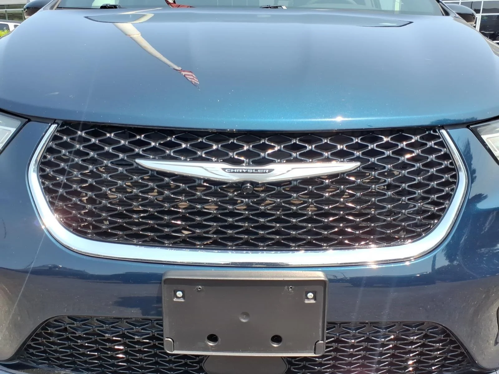 Used 2025 Fathom Blue Pearlcoat Chrysler Select image 13