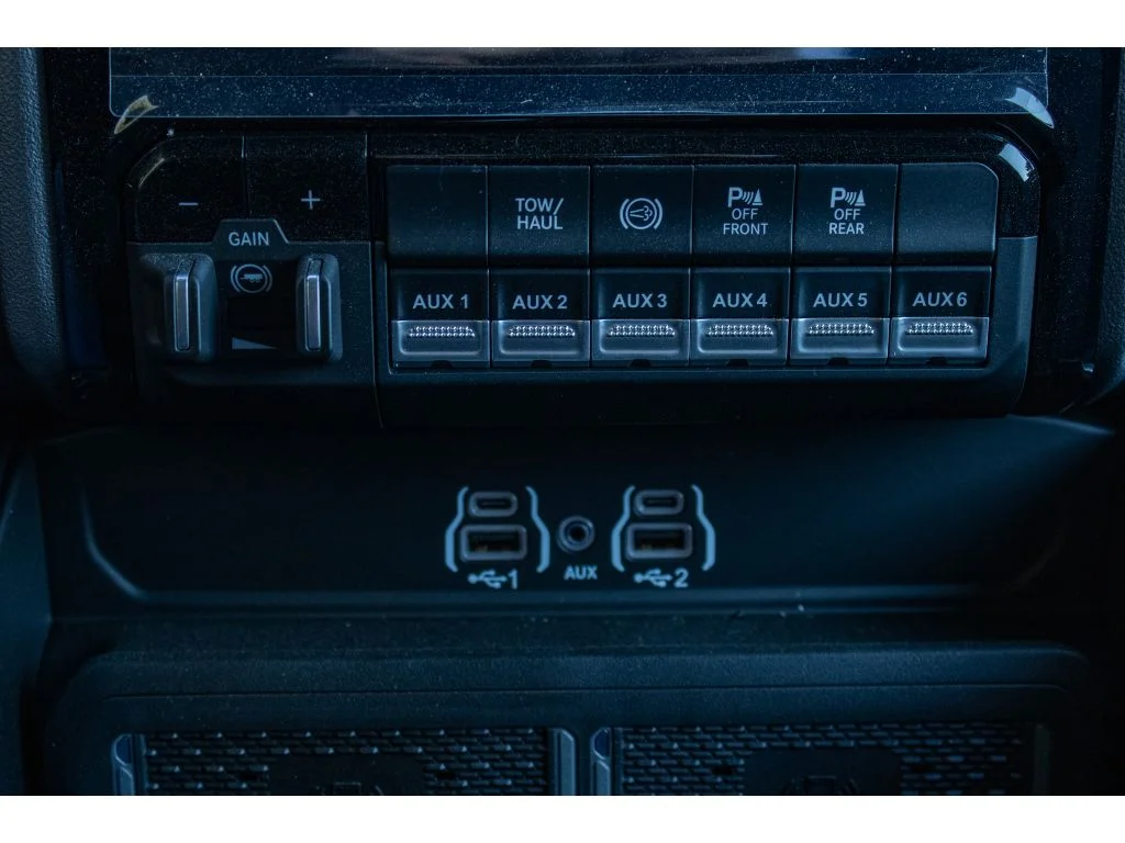 2026 RAM 3500 Laramie - Photo 30