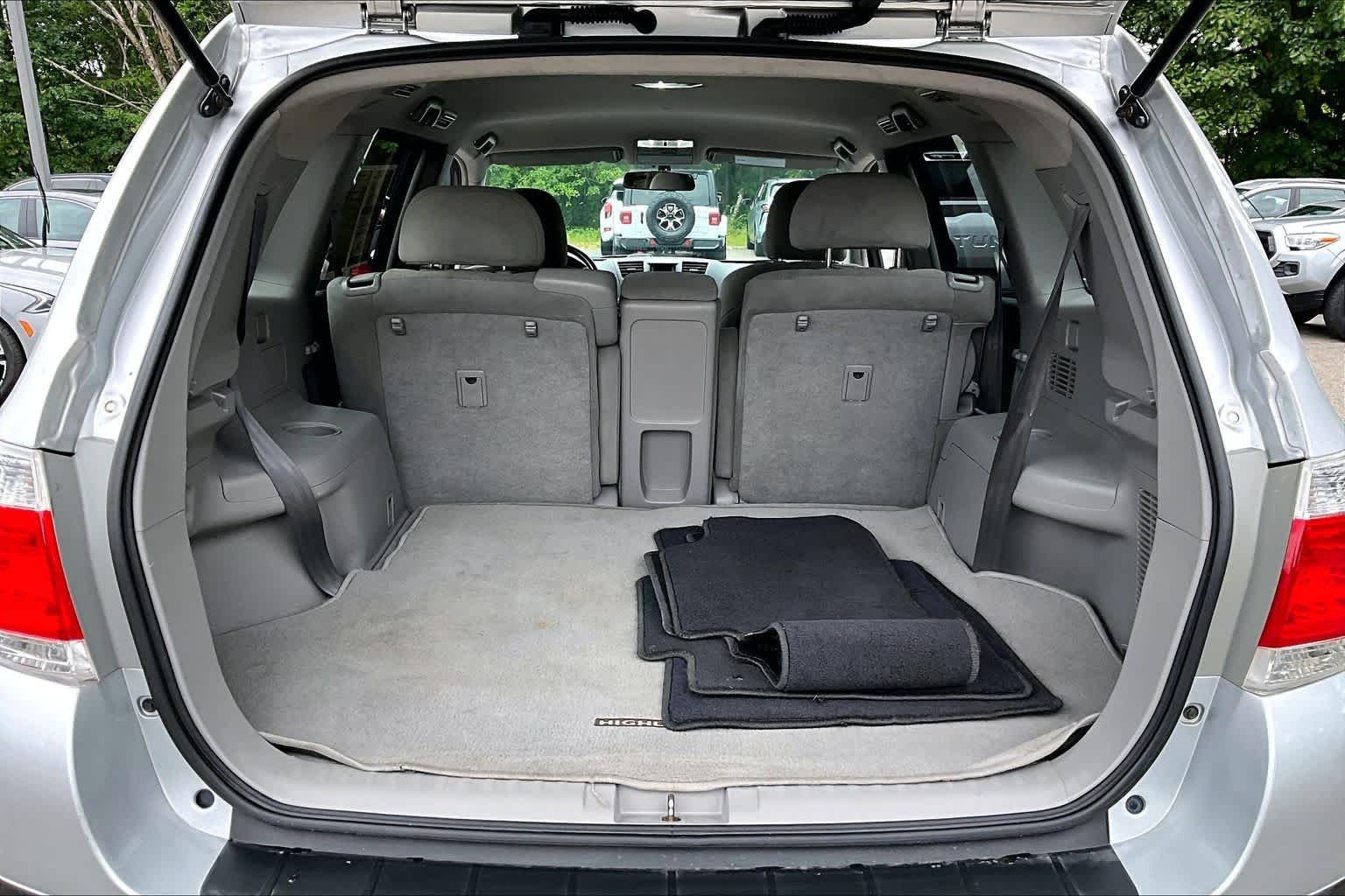 Used 2012 Classic Silver Metallic Toyota  image 30