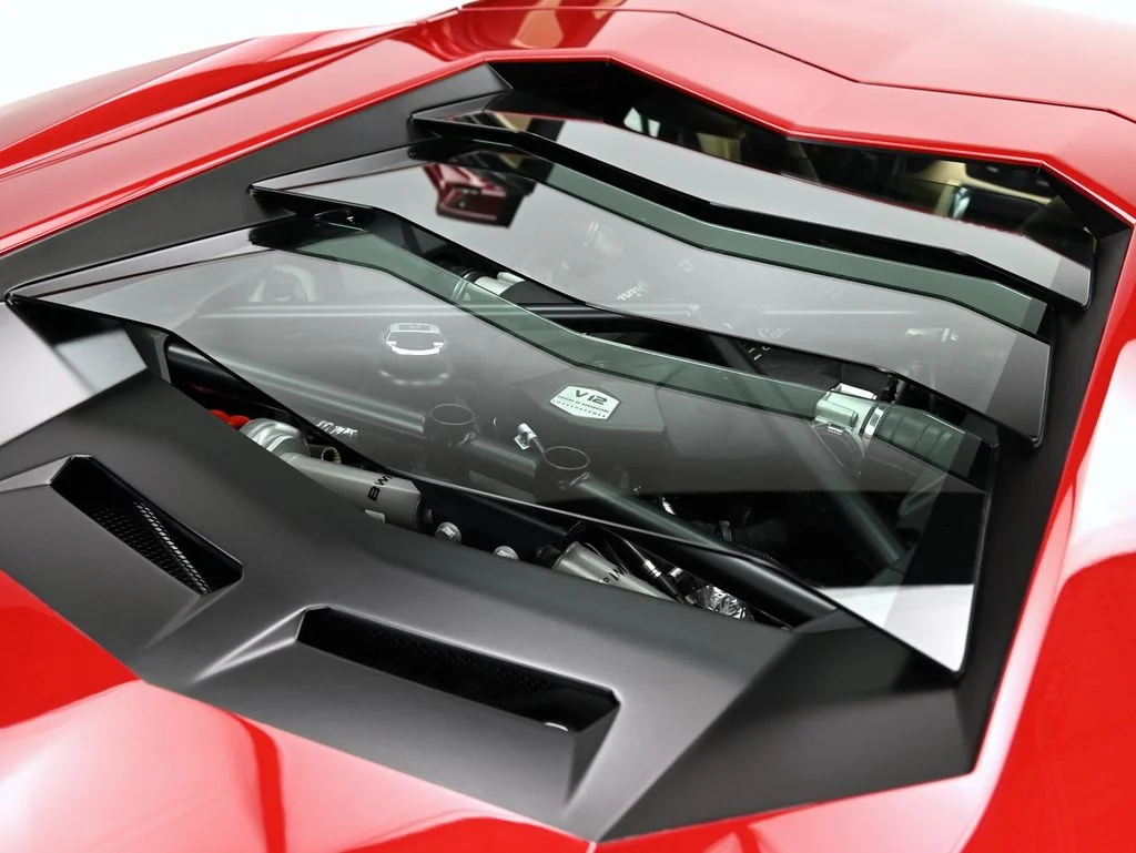 Used 2018 Maroon Lamborghini  image 25