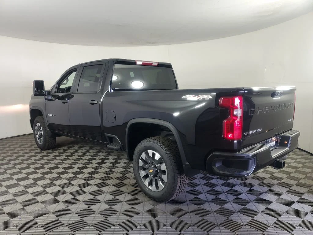 2026 Chevrolet Silverado 2500 HD Custom - Photo 6