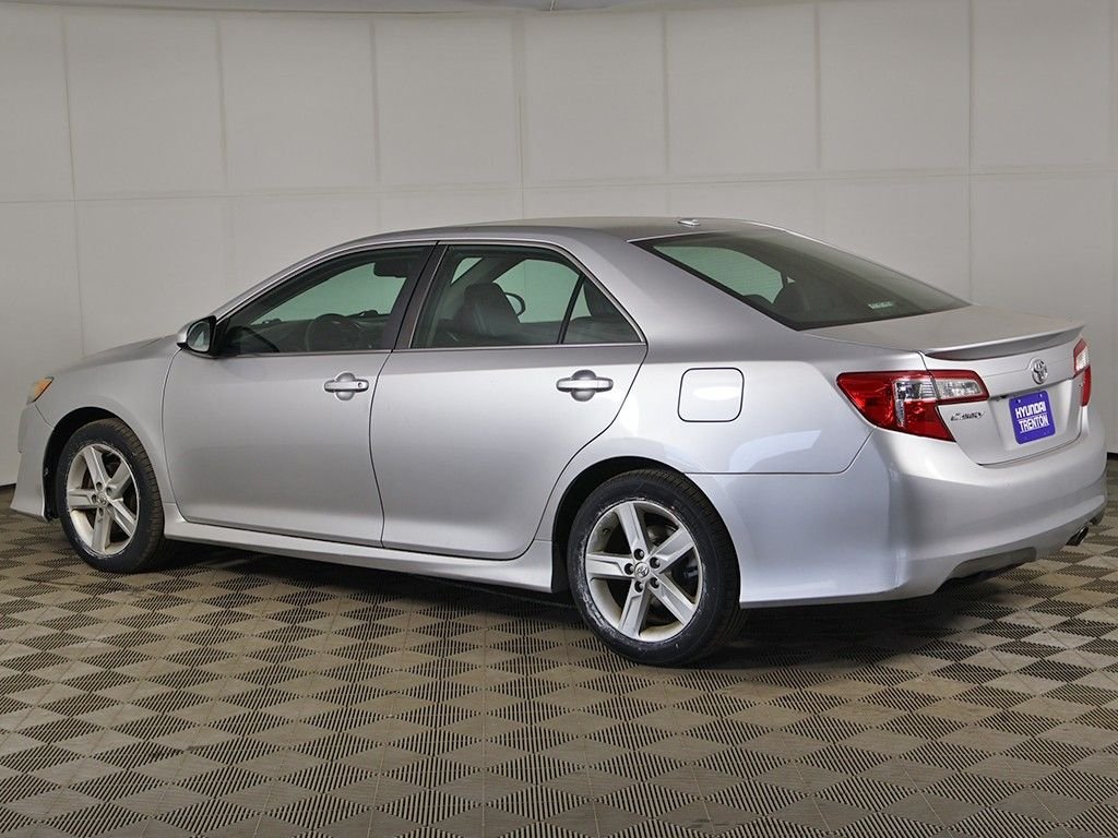 Used 2013 Silver Toyota SE image 8