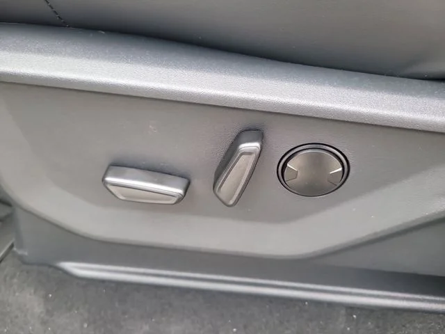 New 2026 White Metallic Ford Tremor image 24