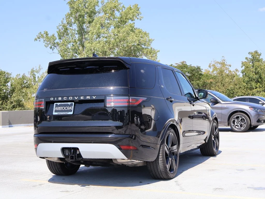 Used 2025 Santorini Black Metallic Land Rover Metropolitan Edition image 7