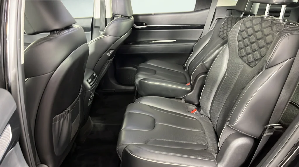 Used 2021 Black Hyundai Limited image 18